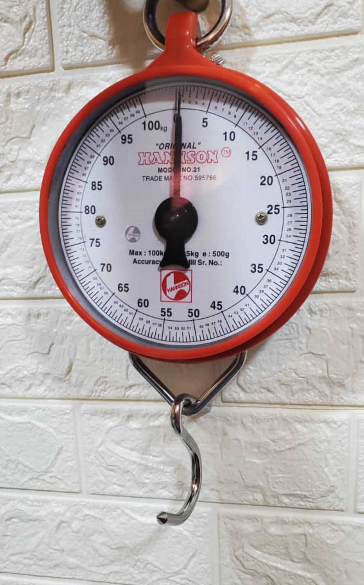 How much is Hanson hanging weighing scale in Uganda