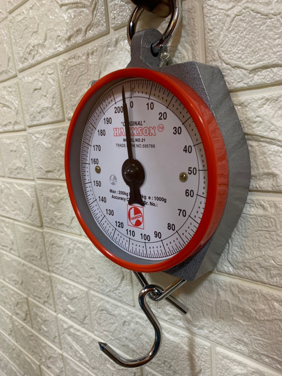 What are the prices of Hanson hanging weighing scale near me in Uganda