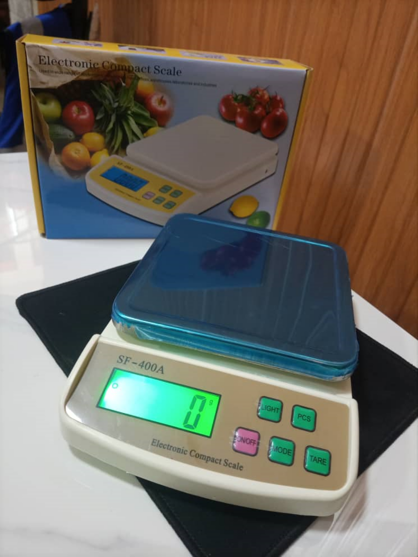 What is the cost of Electronic Compact Weighing Scale SF-400A in Uganda