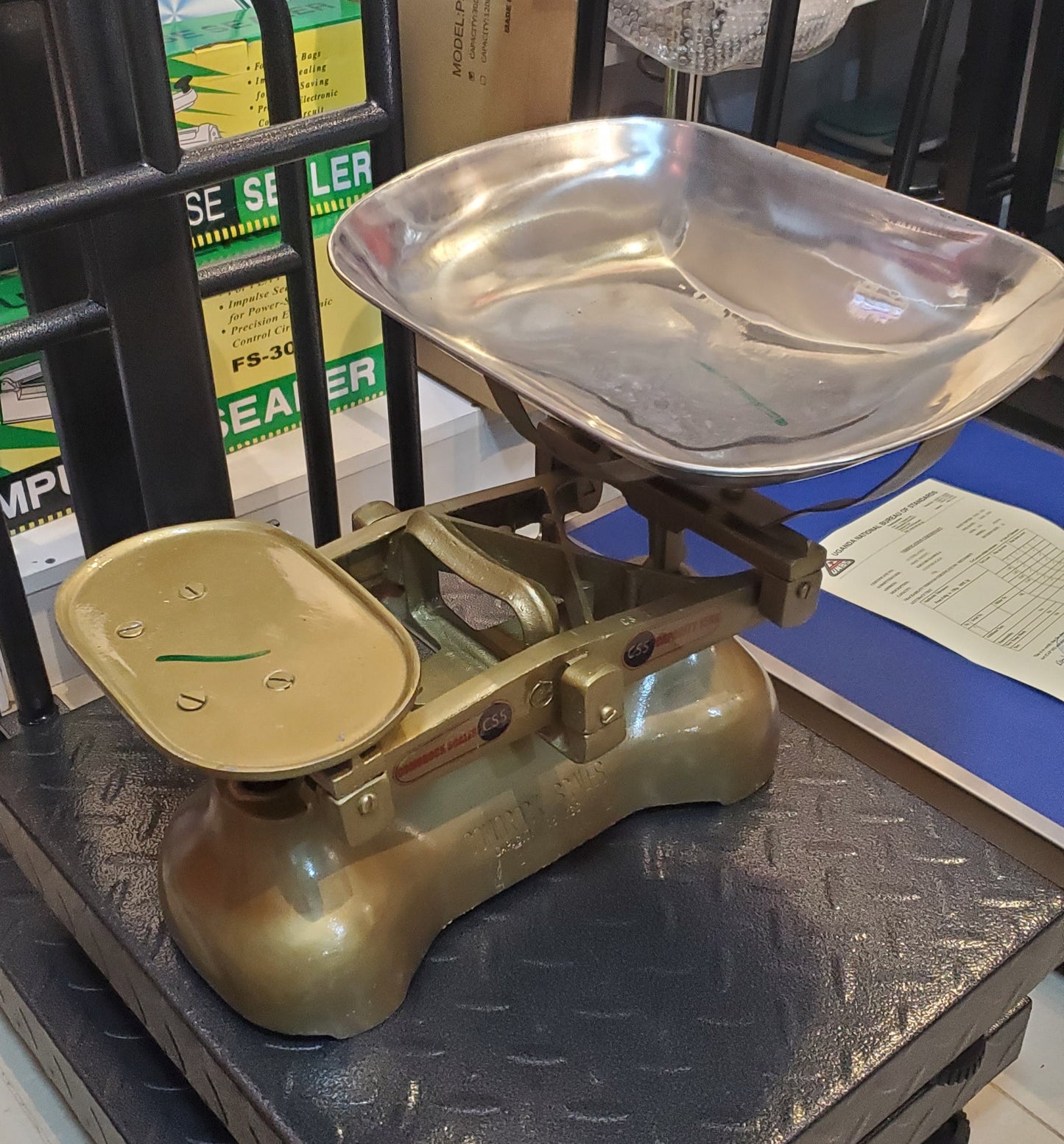Accurate Mechanical Counter Scales for Grocery Shops in Uganda