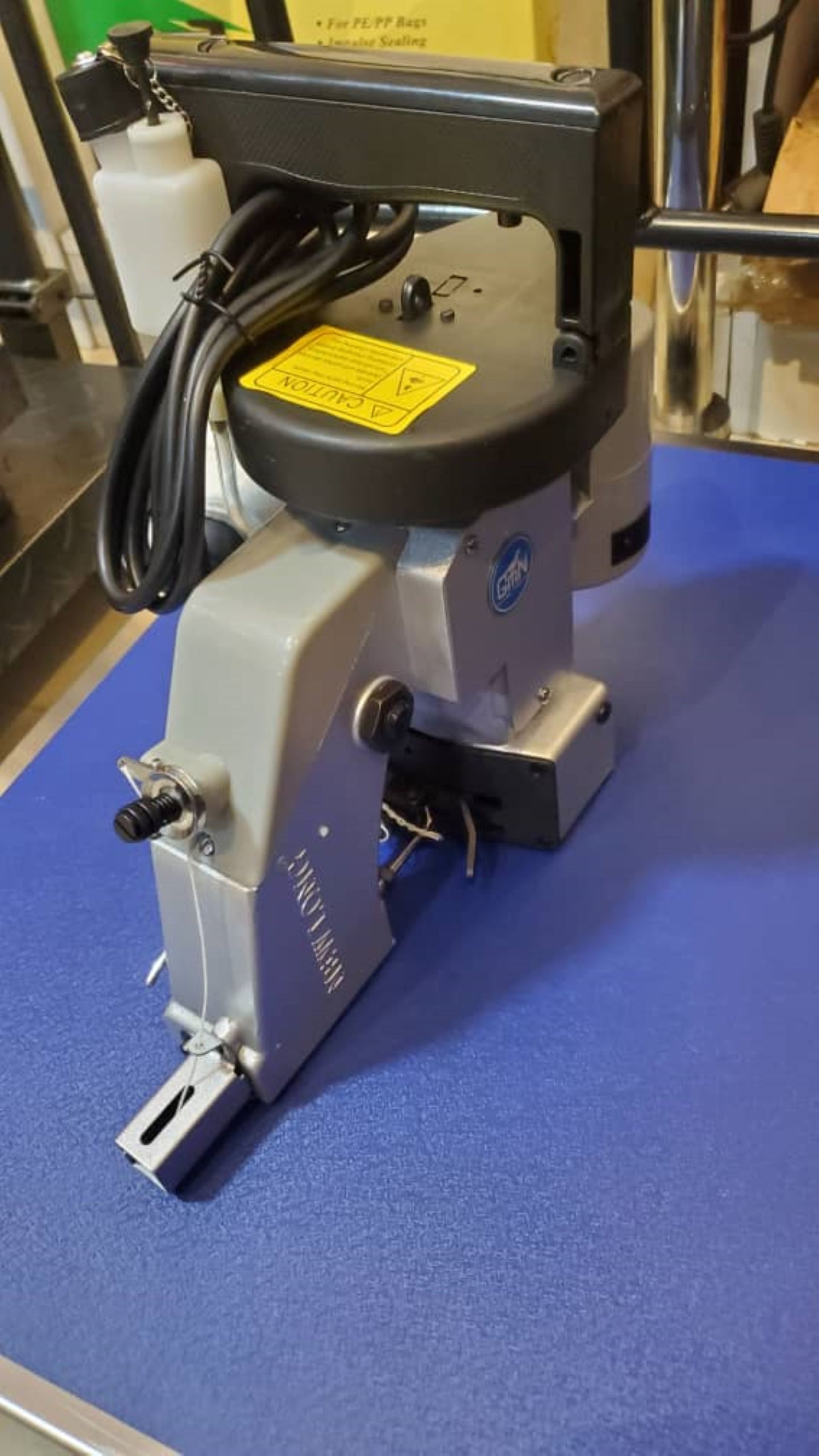 Battery Operated Bag Closer Machine for Warehouse, Agro Processing Use