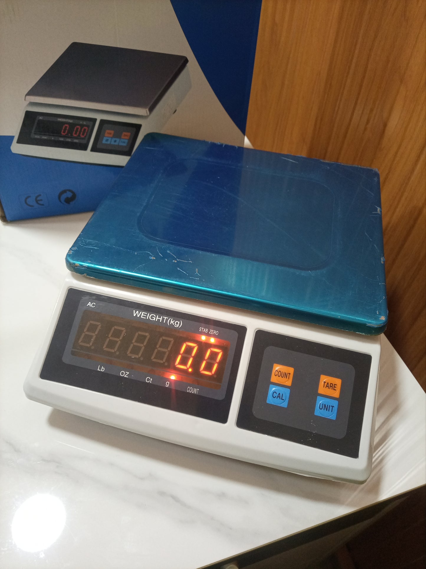 Cost of Digital price computing weighing scale blue box in Kampala