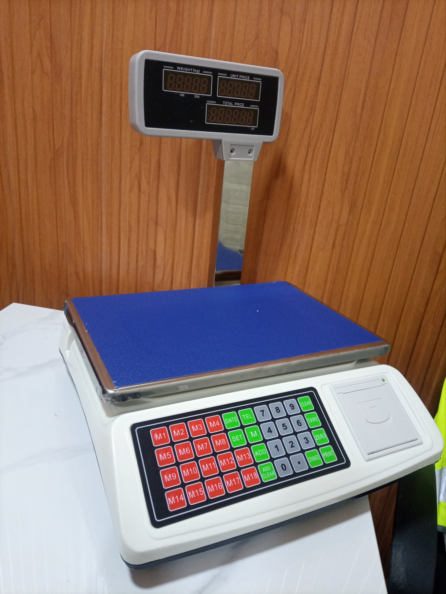How much is Digital price computing weighing scale blue box in Kampala Uganda