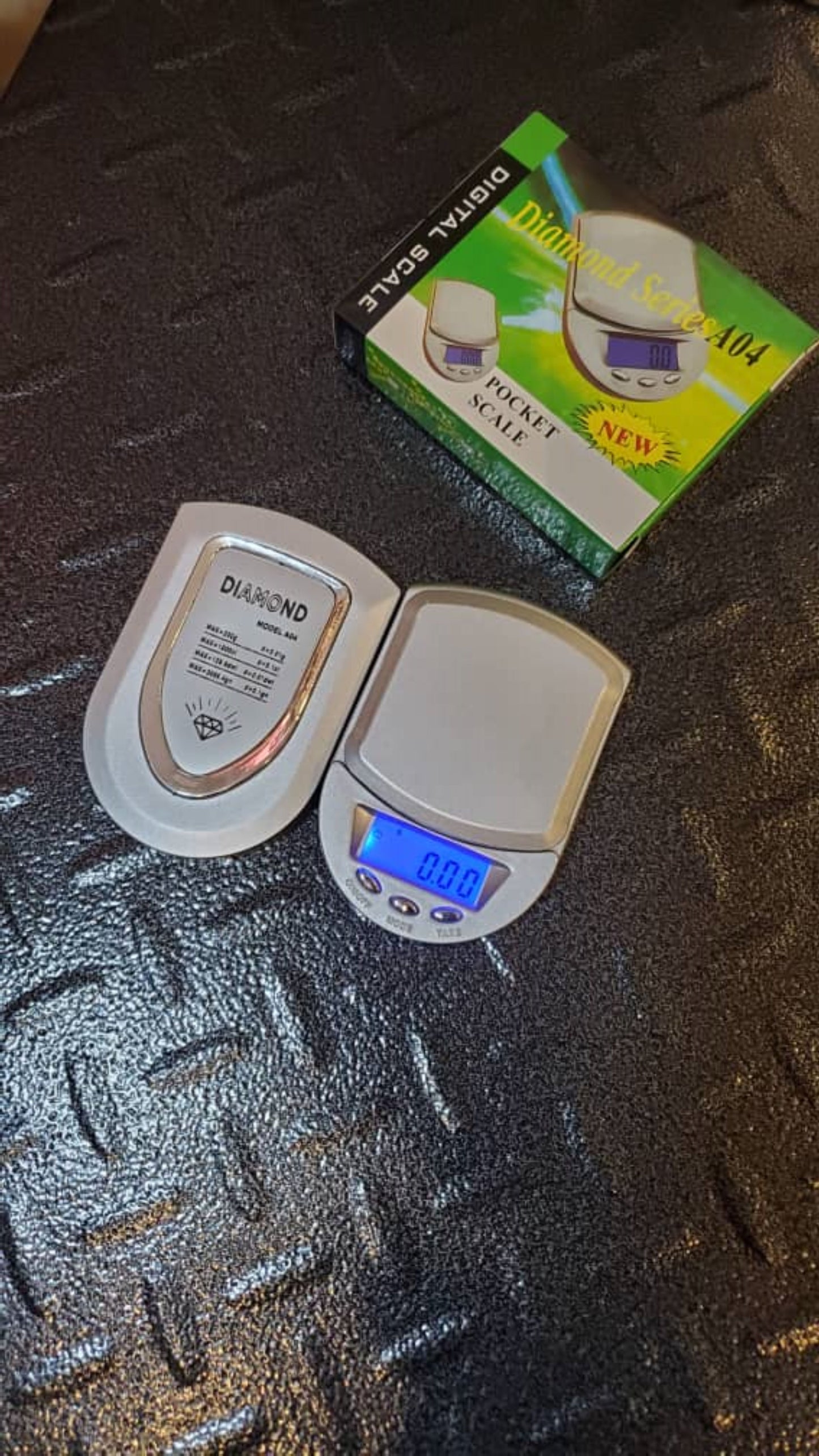 What is the cost of Diamond Series A04 Weighing Scale in Uganda