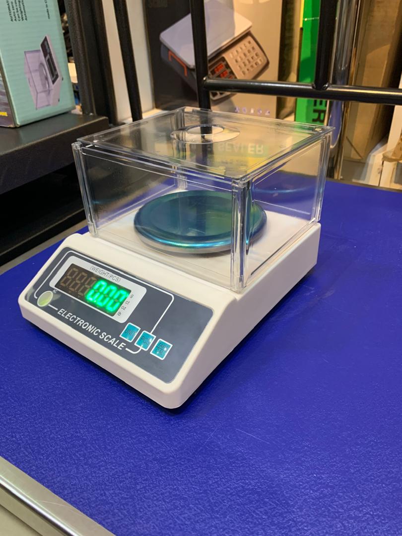 Precision electronic balance weighing scale supplier in Kampala Uganda