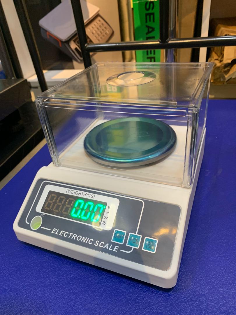 Precision electronic balance weighing scale store in Kampala