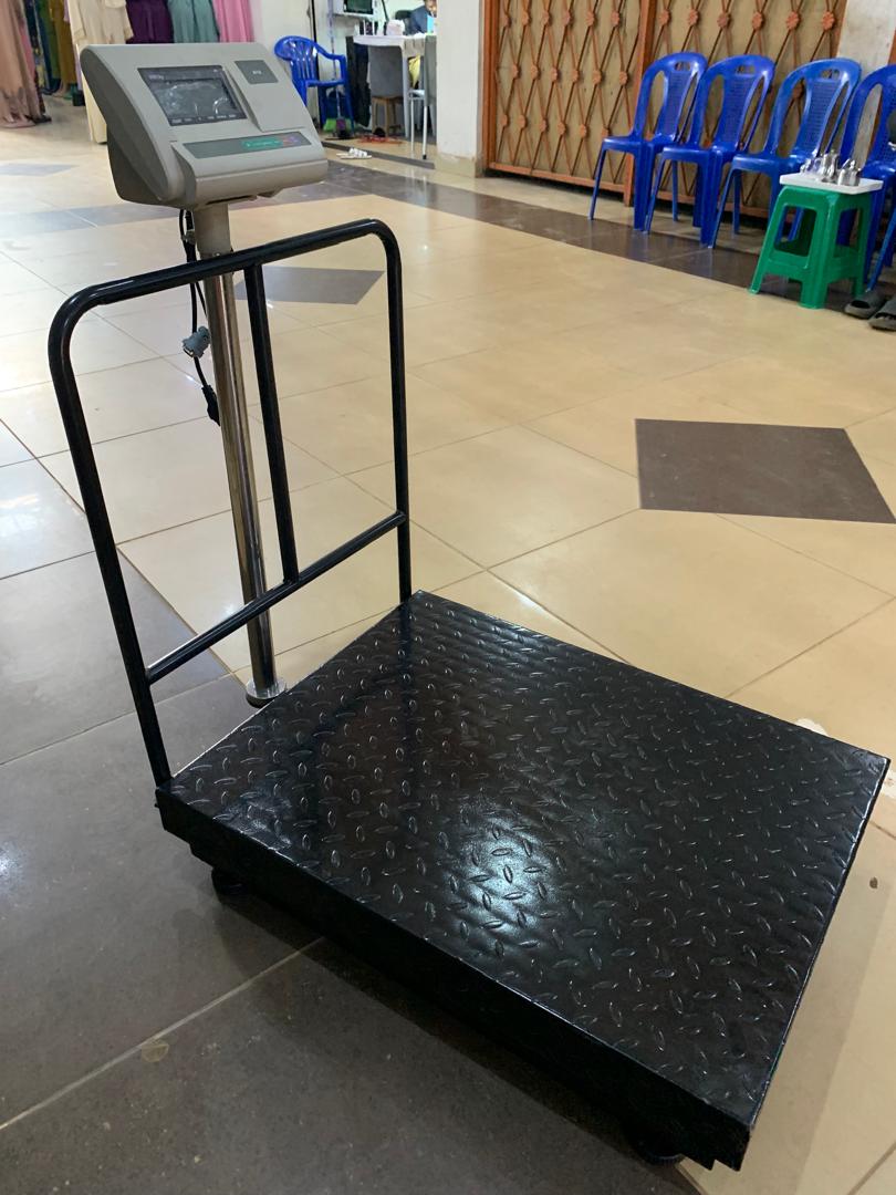 What is the cost of Wiseup pallet weighing scale in Kampala Uganda