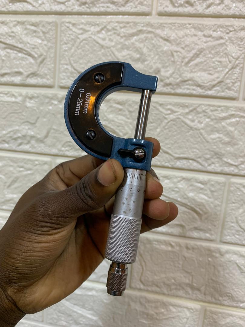How much are Small screw gadge in Kampala Uganda