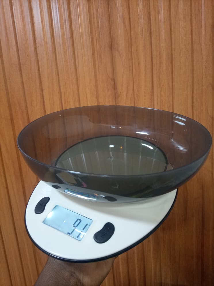 What are the prices of Kitchen Weighing Scale SH-125 brown and white box near me in Kampala