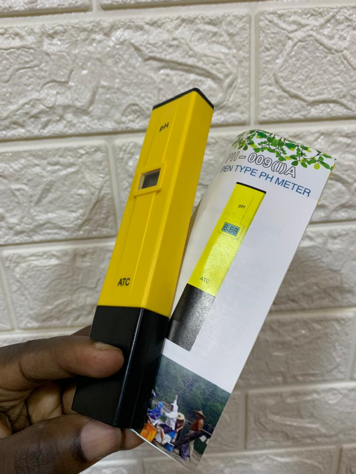 How much is Pen type PH meter PH-009 IA in Uganda