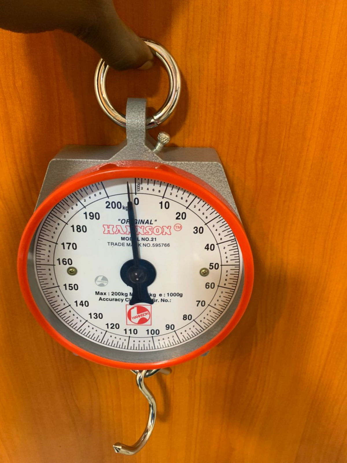 Where to buy Hanson hanging weighing scale in Uganda