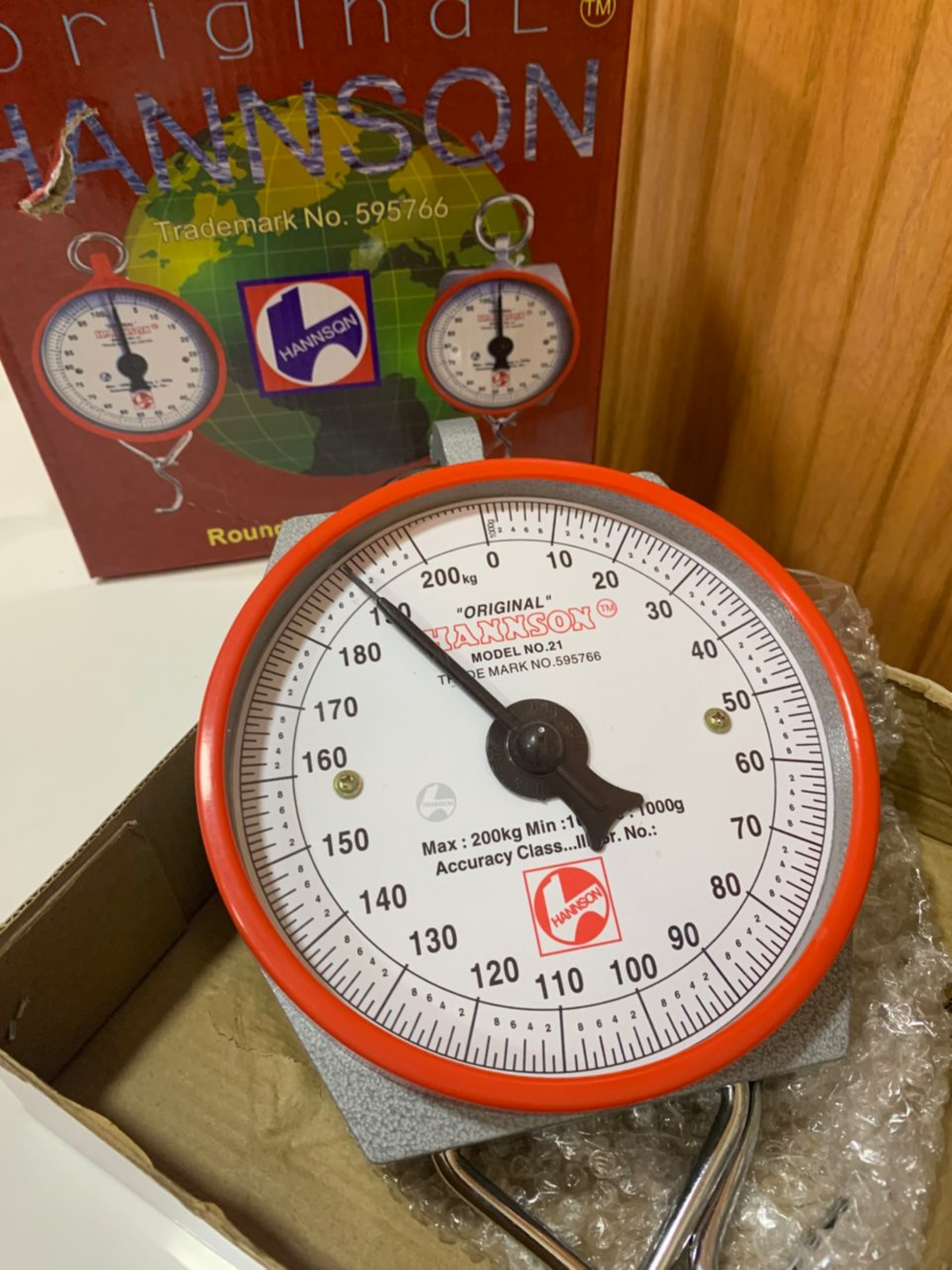 What is the price of Hanson hanging weighing scale in Uganda
