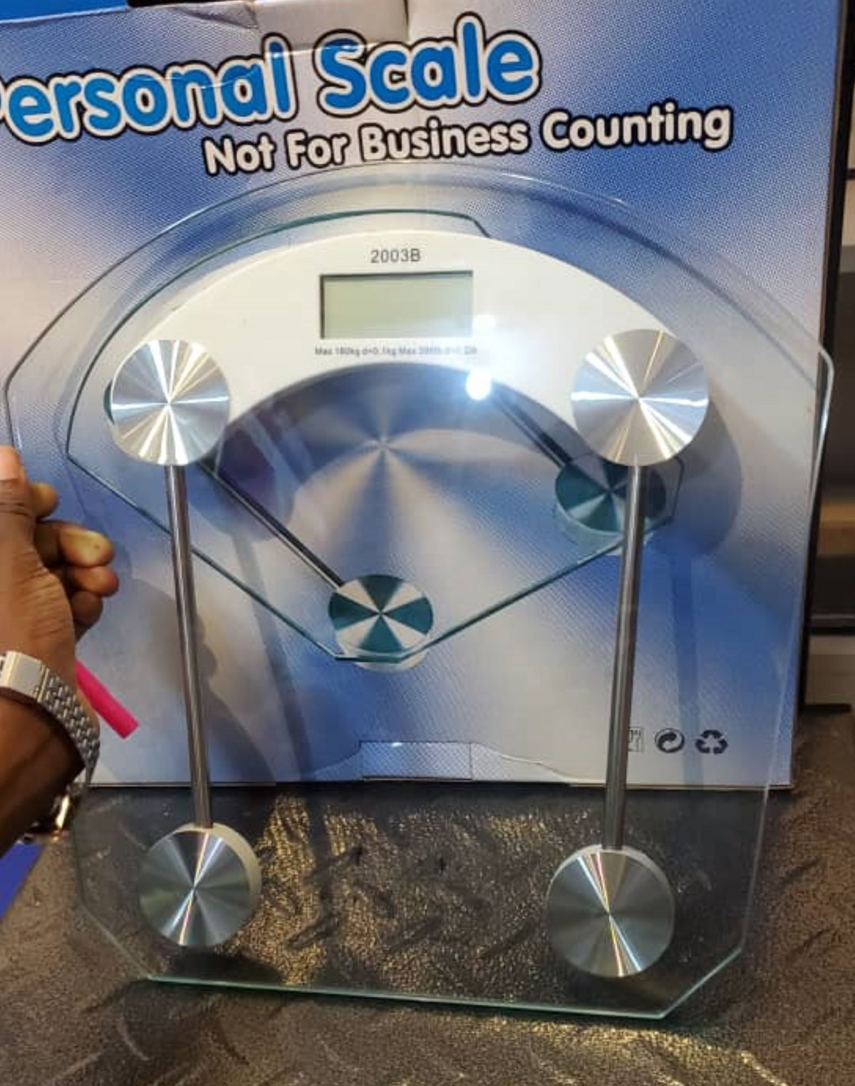 What is the cost of Glass personal weighing scale  in Kampala Uganda