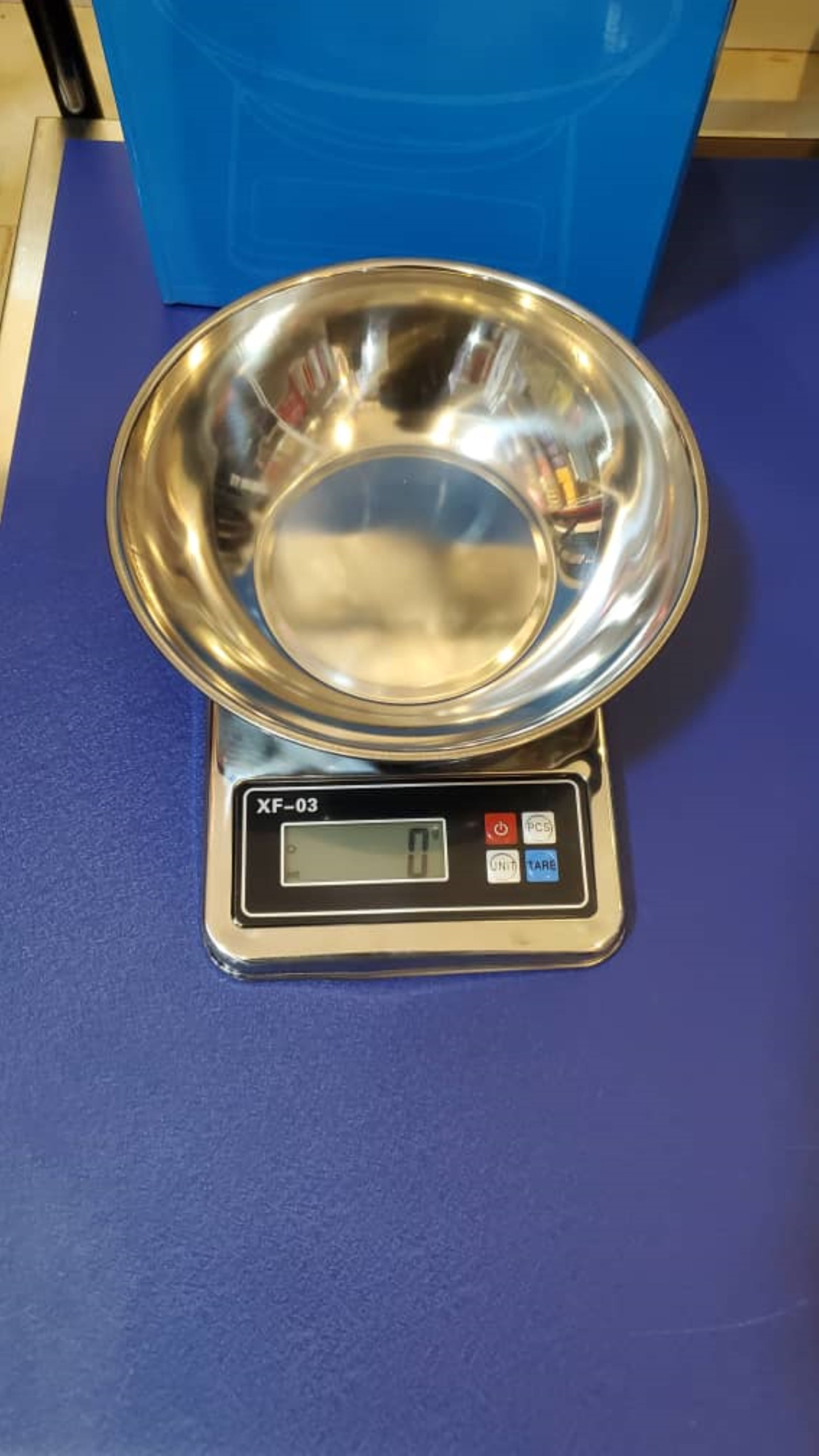 What is the price of Stainless Kitchen Weighing Scale XFO3 in Uganda