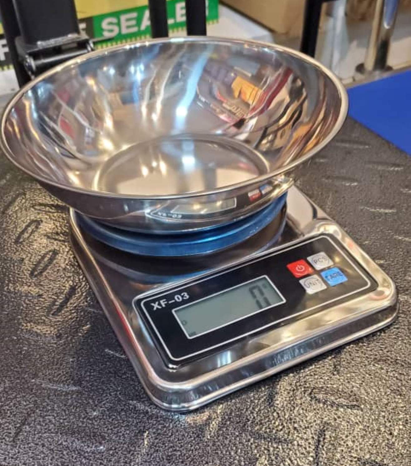 How much is Stainless Kitchen Weighing Scale XFO3 in Uganda