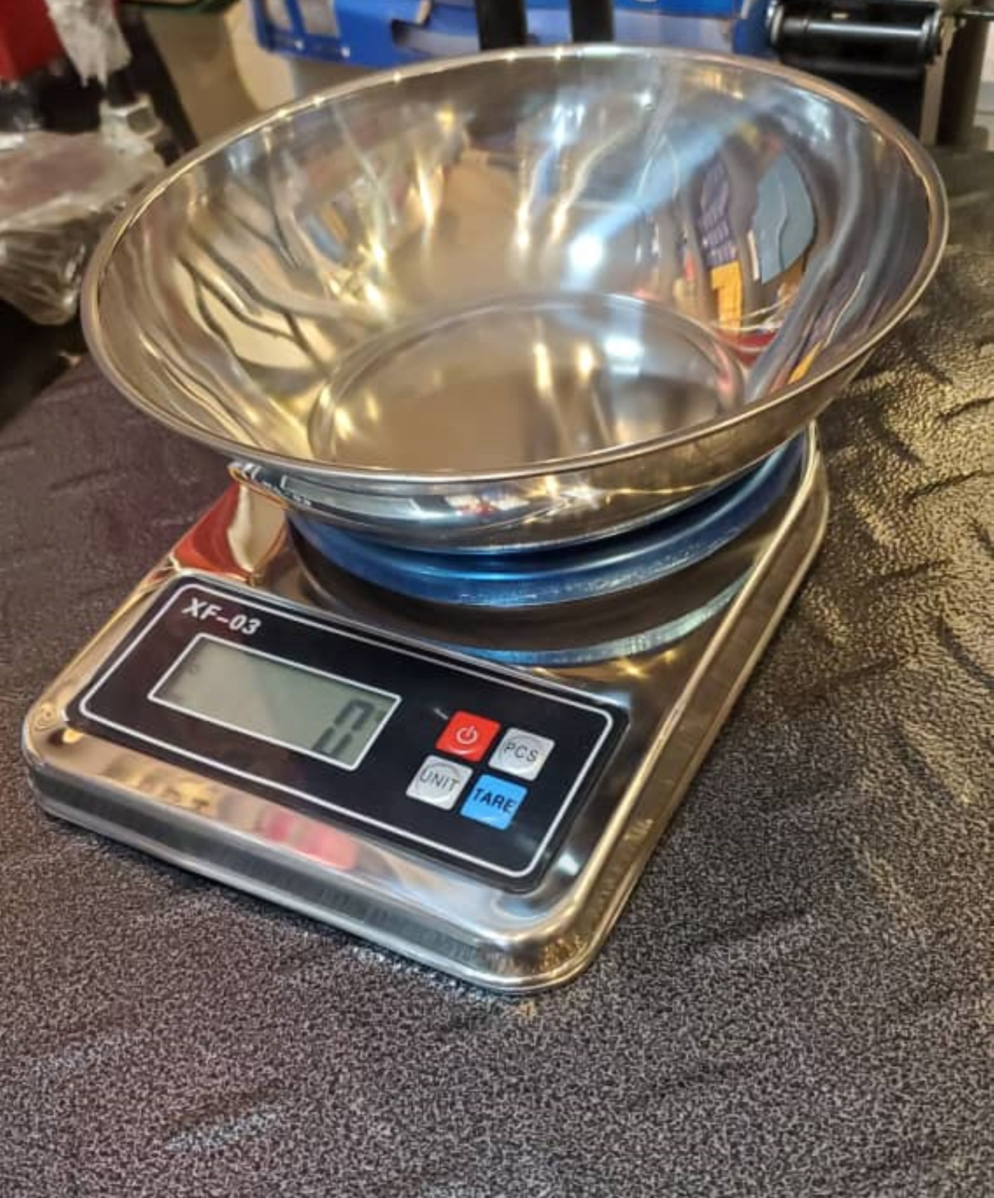 How much is Stainless Kitchen Weighing Scale XFO3 in Kampala Uganda