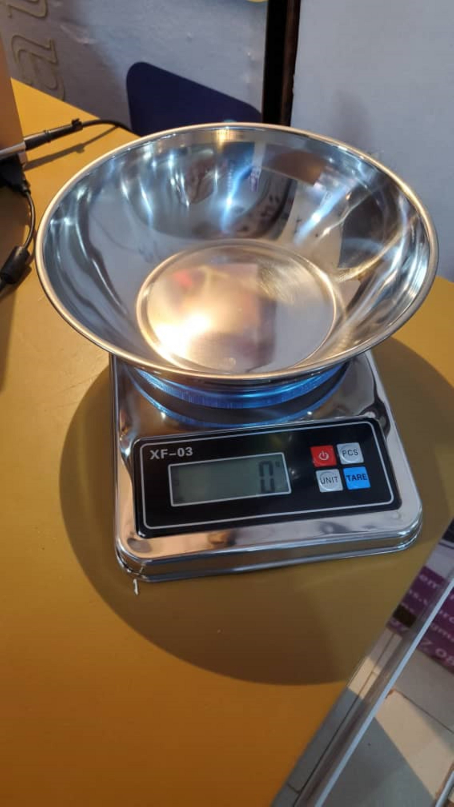 How much are Stainless Kitchen Weighing Scale XFO3 in Uganda