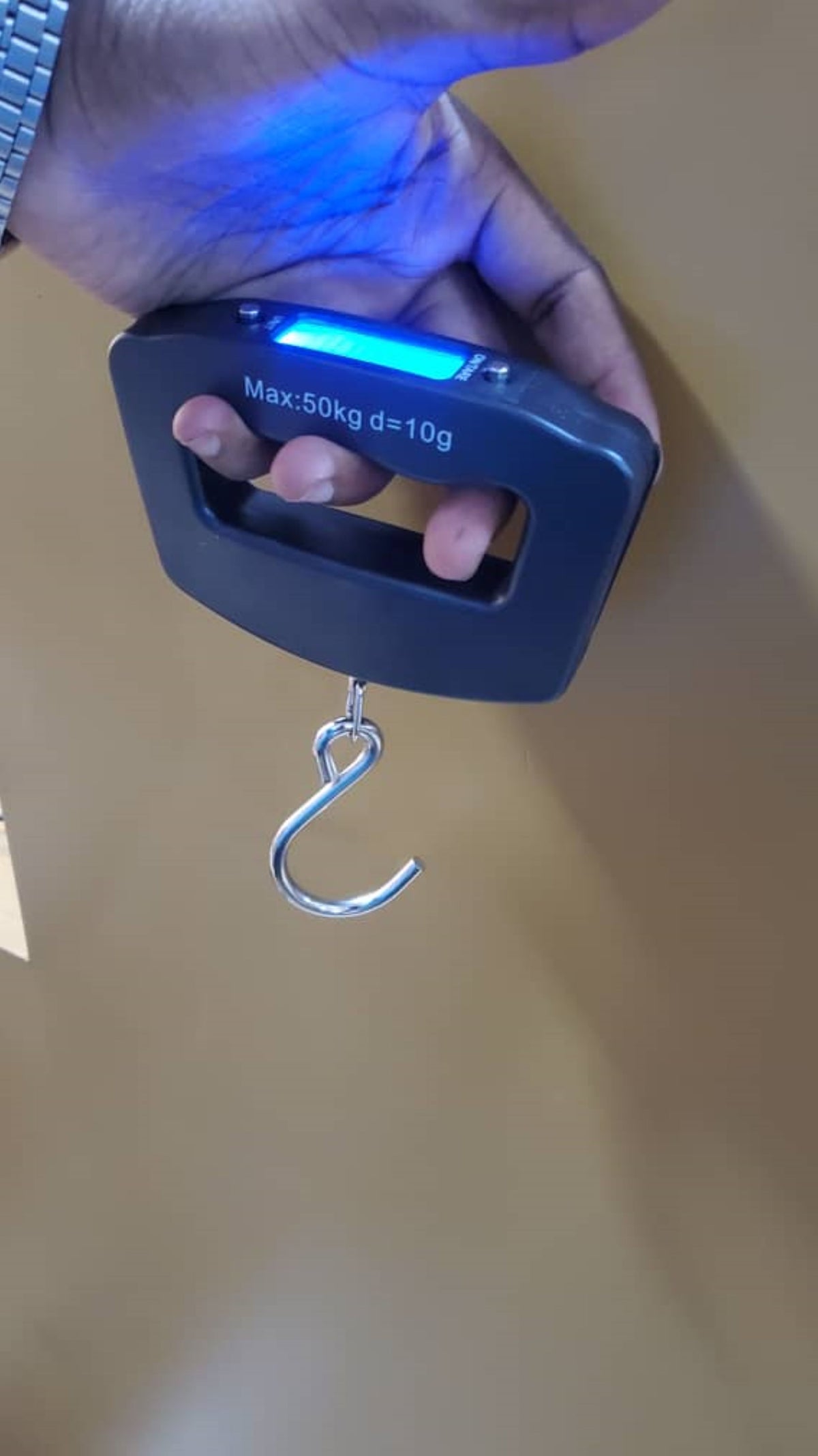 How much are Electronic Luggage Weighing Scale Grey and Blue Box in Kampala