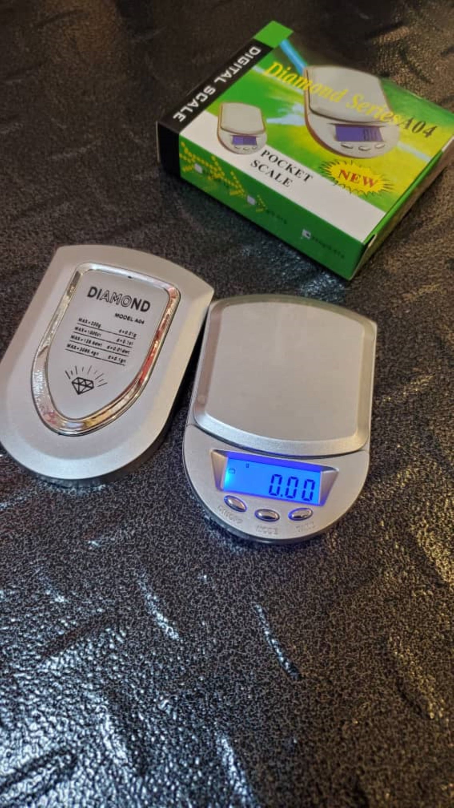 How much is Diamond Series A04 Weighing Scale in Uganda