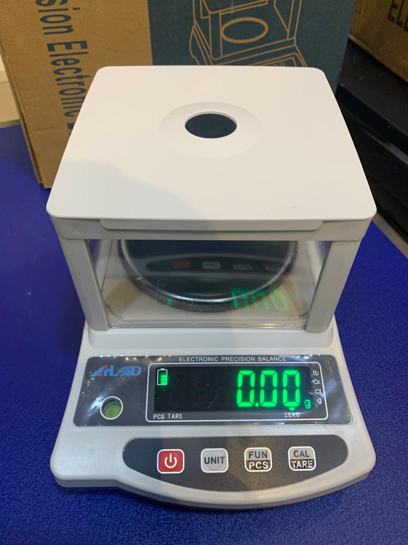 Precision electronic balance weighing scale Supplier in Kampala