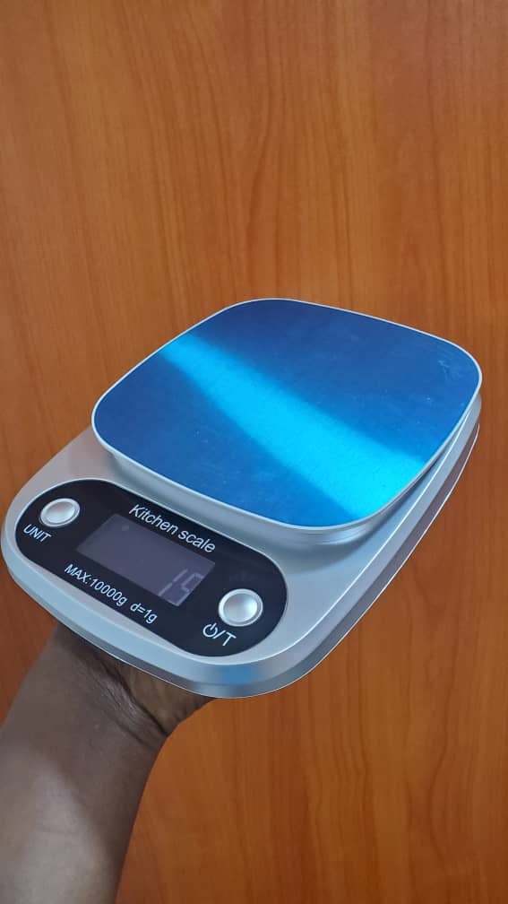 Cost of Digital Kitchen Weighing Scale Silver body in Uganda